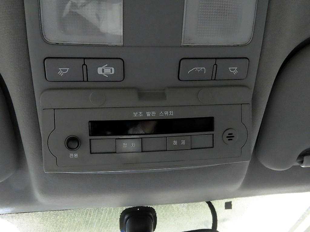 HYUNDAI Starex - Vista 12