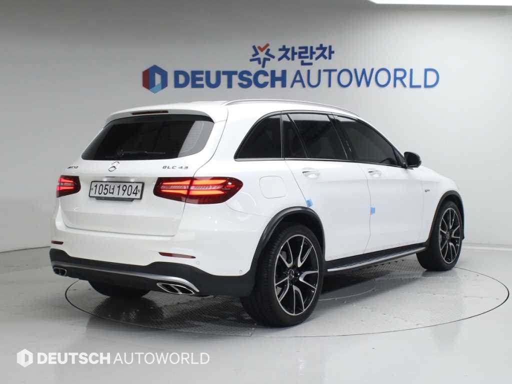 Mercedes Benz GLC Class - Vista 2