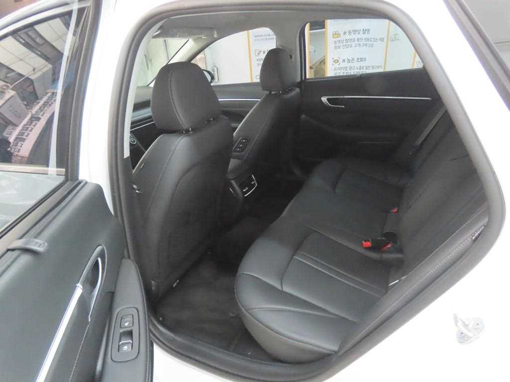 HYUNDAI Sonata - Vista 6