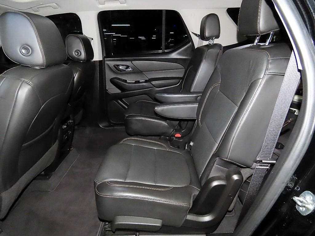 Chevrolet Travers - Vista 7