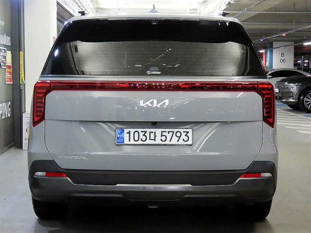 KIA Carnival - Vista 5