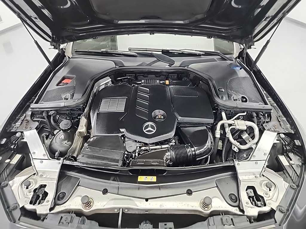 Mercedes Benz CLS Class - Vista 5