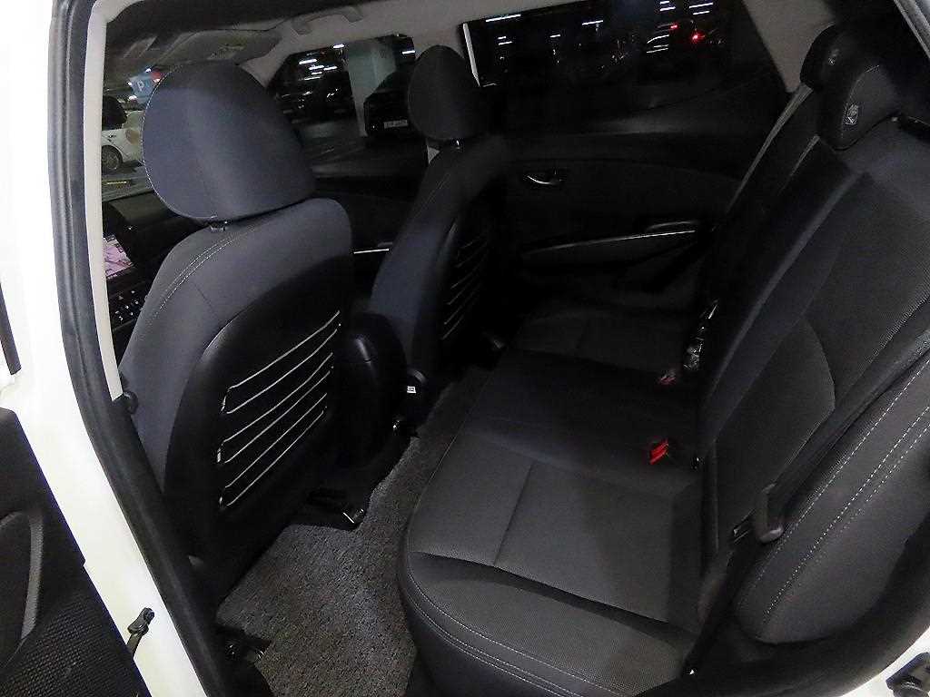 Ssangyong Tivoli - Vista 7