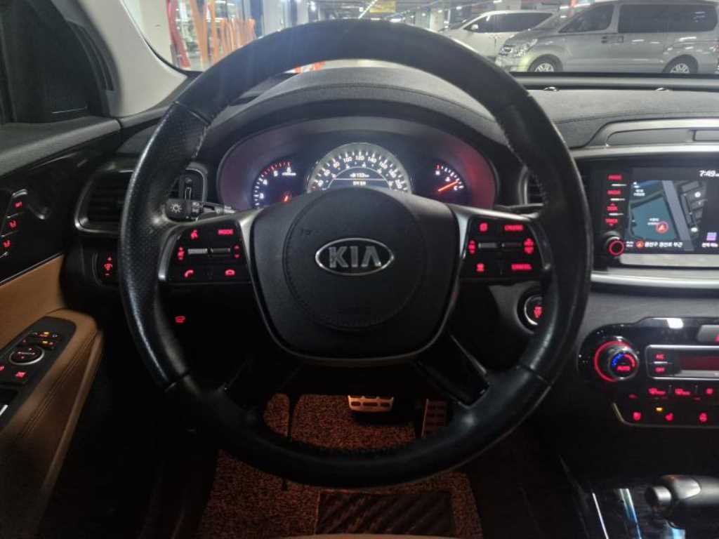KIA Sorento - Vista 8