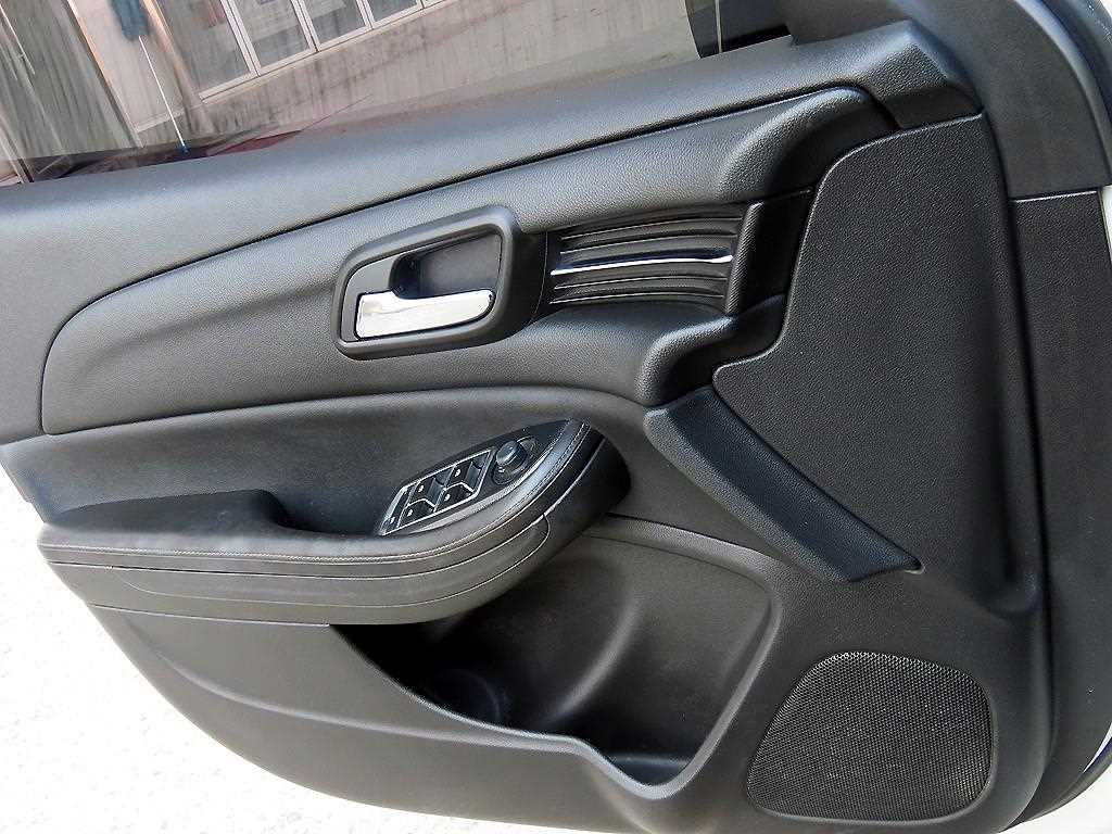 Chevrolet Malibu - Vista 12