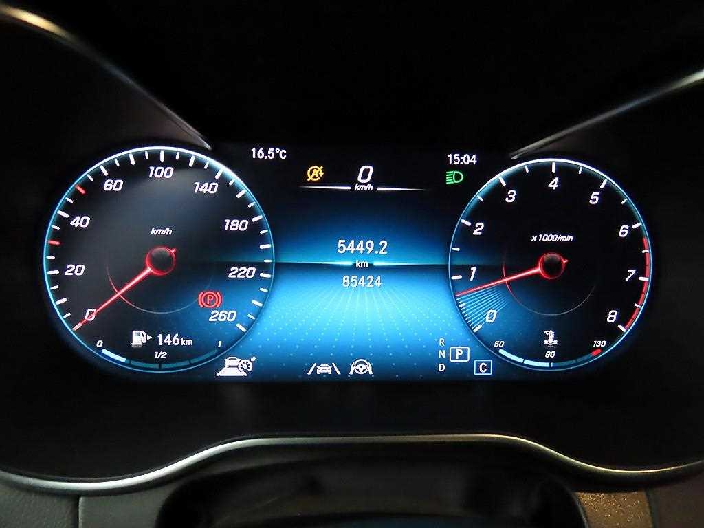 Mercedes Benz C Class - Vista 8