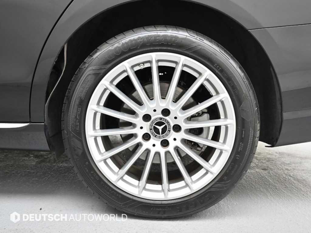 Mercedes Benz E class - Vista 5