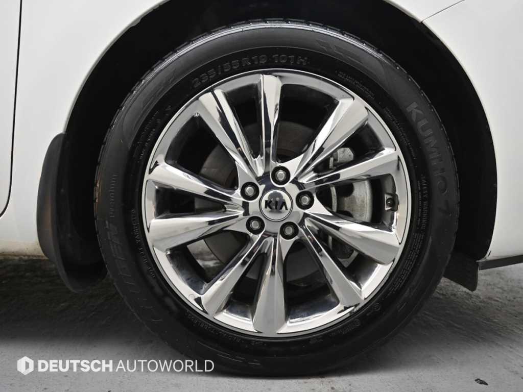 KIA Carnival - Vista 5