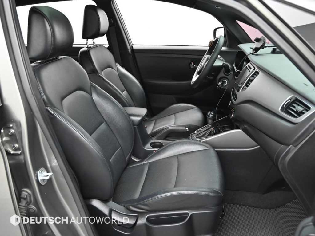 KIA Carens - Vista 10