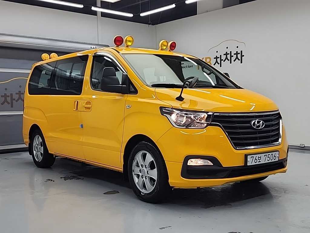 HYUNDAI Starex - Vista 4