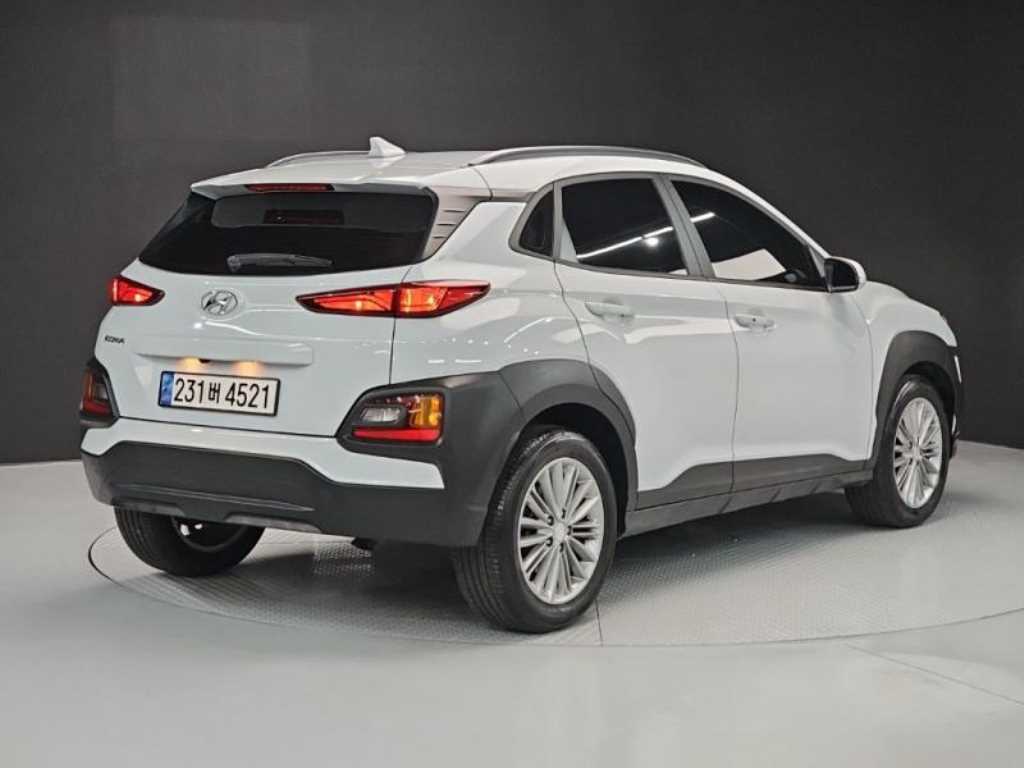 HYUNDAI Kona - Vista 4