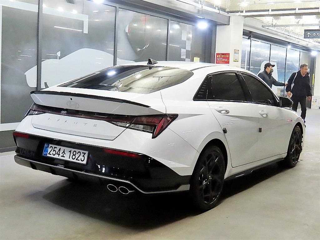 HYUNDAI Avante - Vista 4