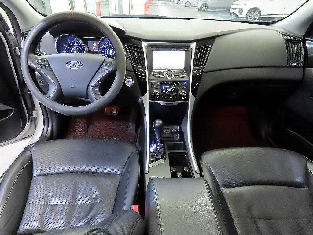 HYUNDAI Sonata - Vista 10