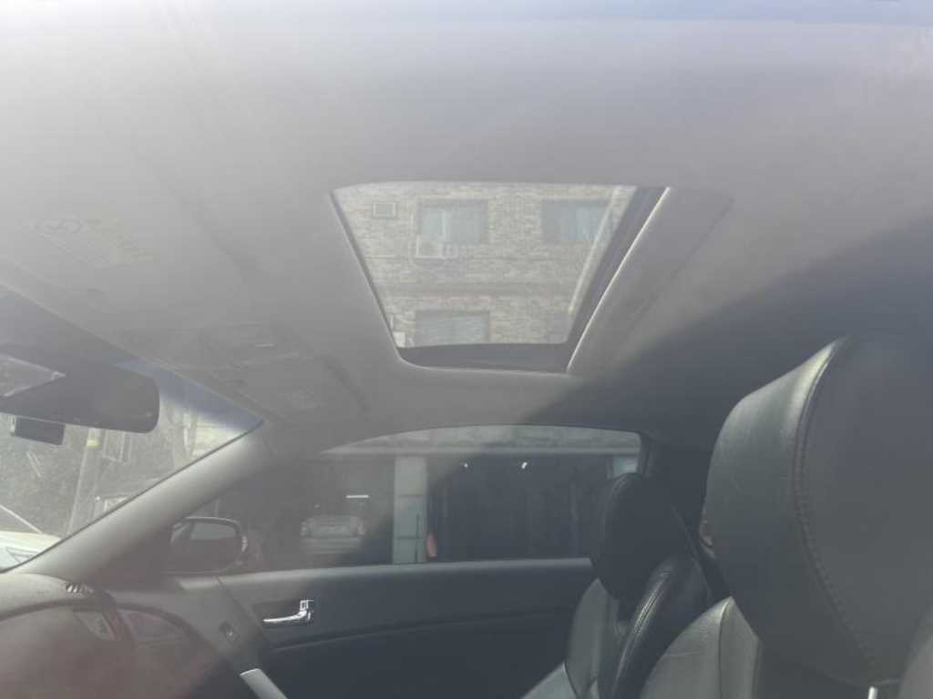 HYUNDAI Genesis - Vista 11