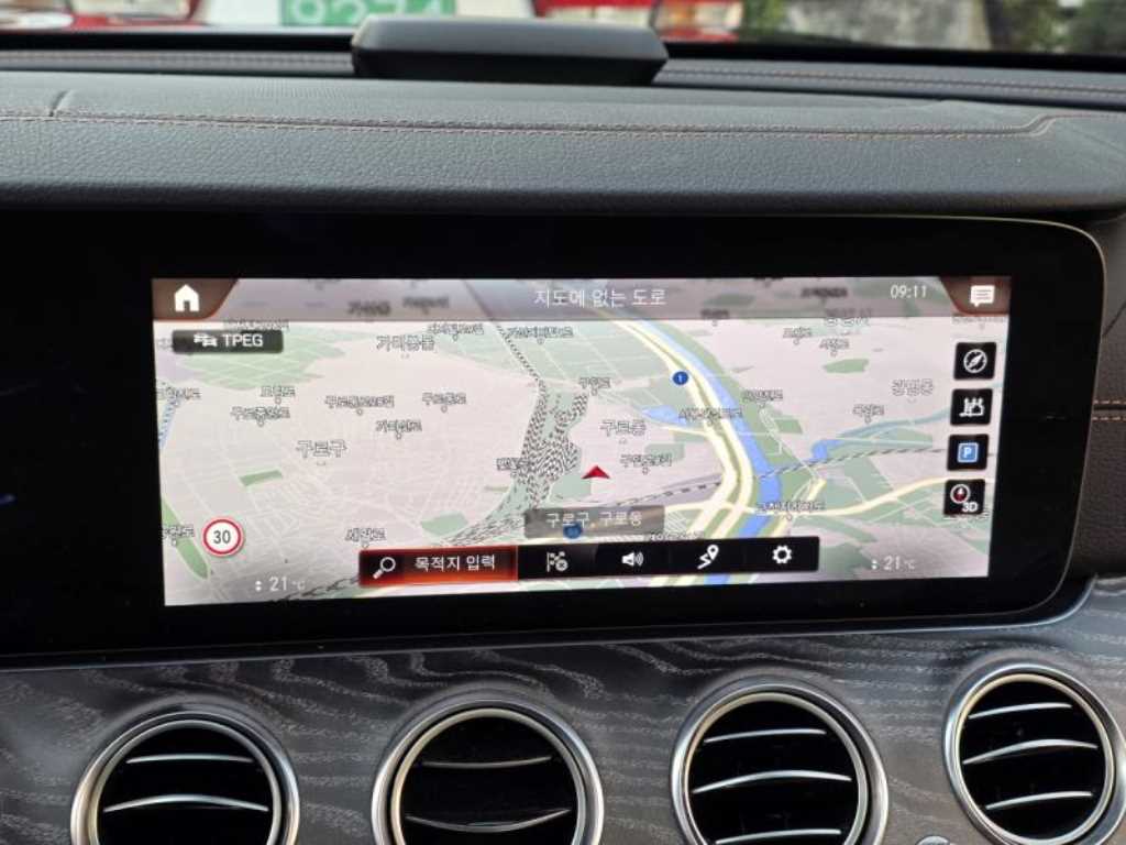 Mercedes Benz E class - Vista 11