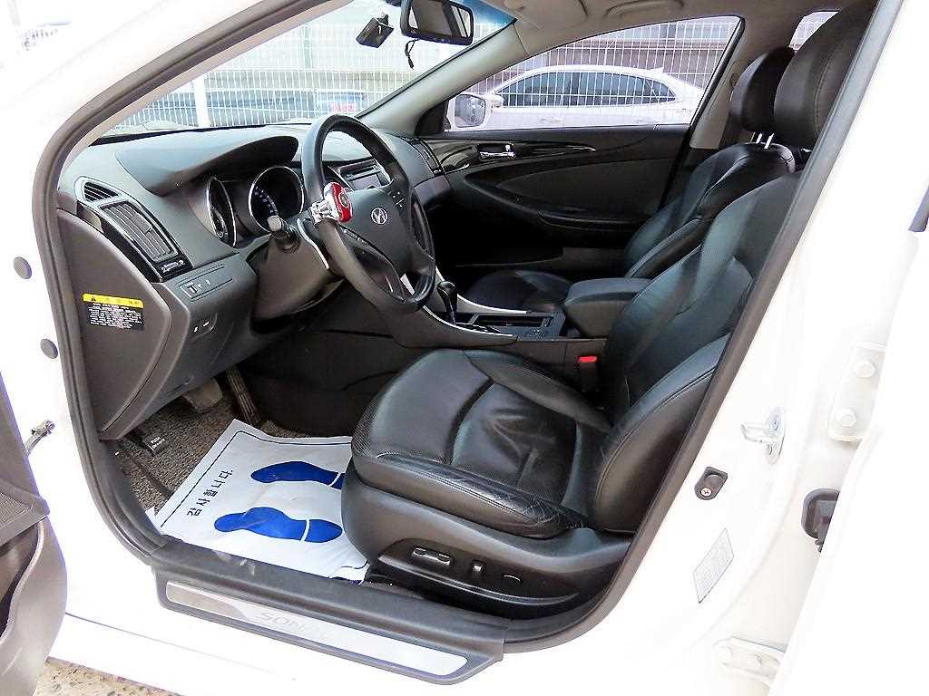HYUNDAI Sonata - Vista 5