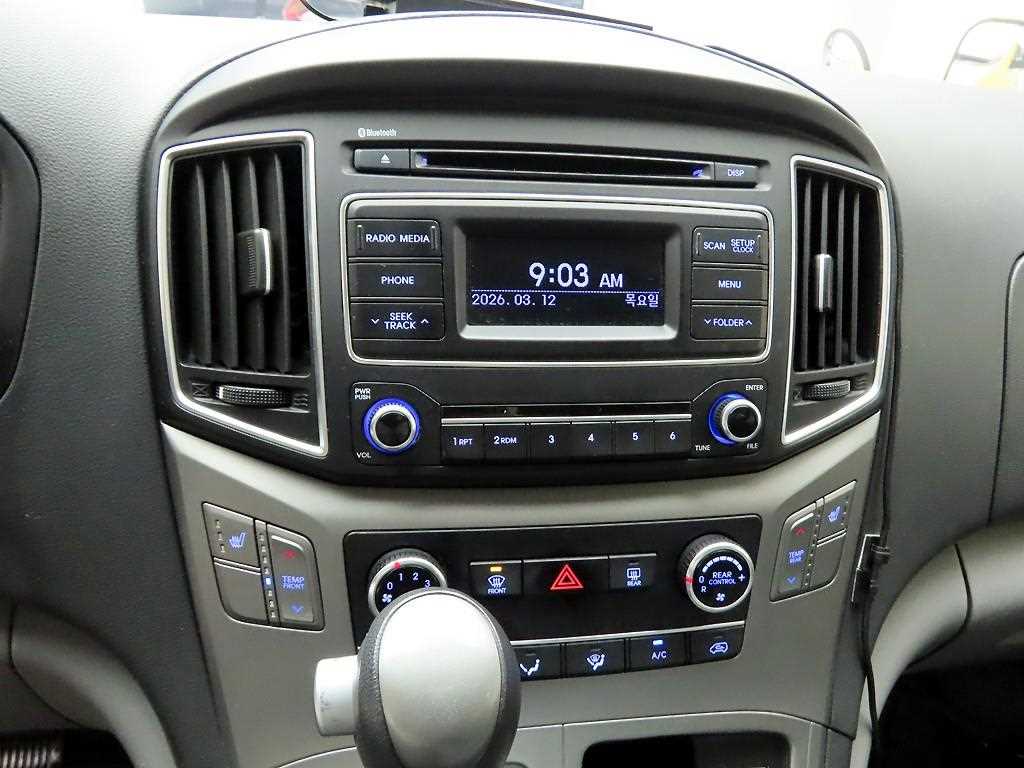 HYUNDAI Starex - Vista 9