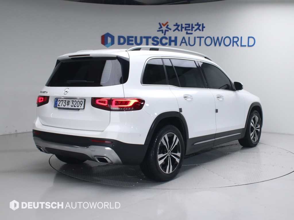 Mercedes Benz GLB Class - Vista 2