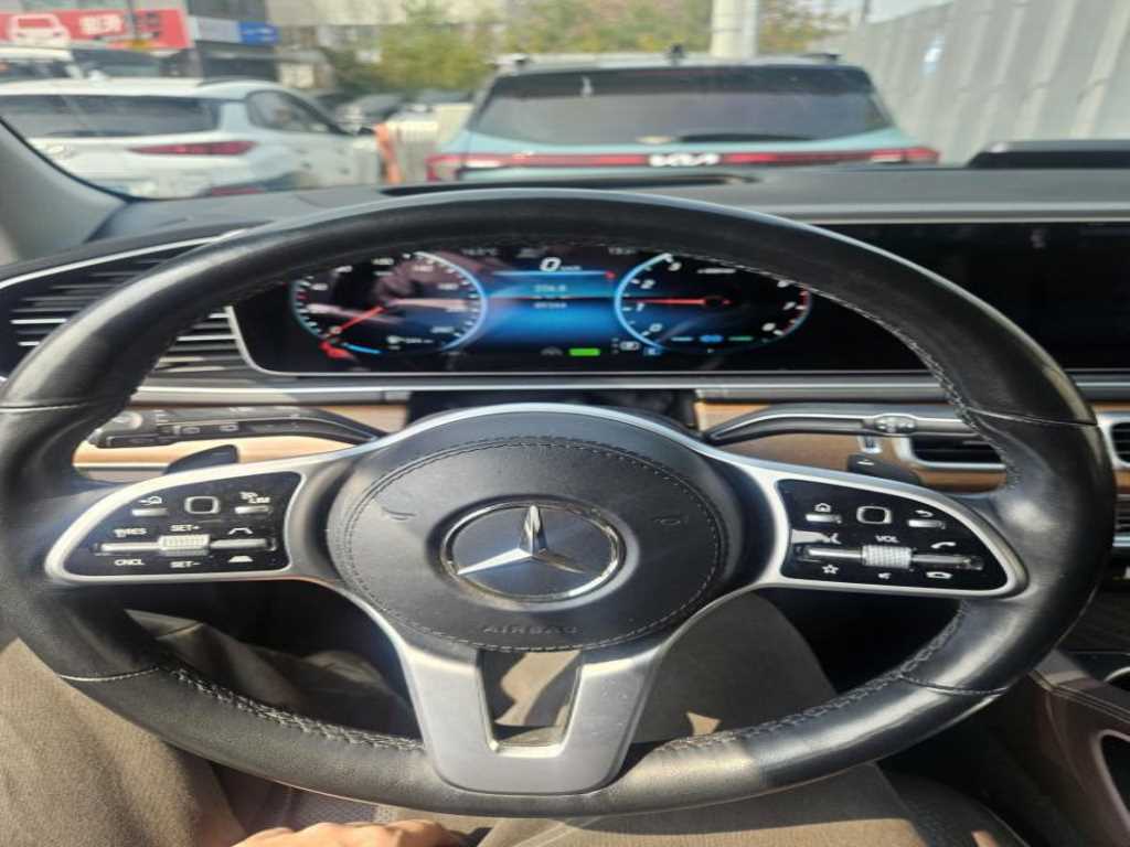 Mercedes Benz GLE Class - Vista 6