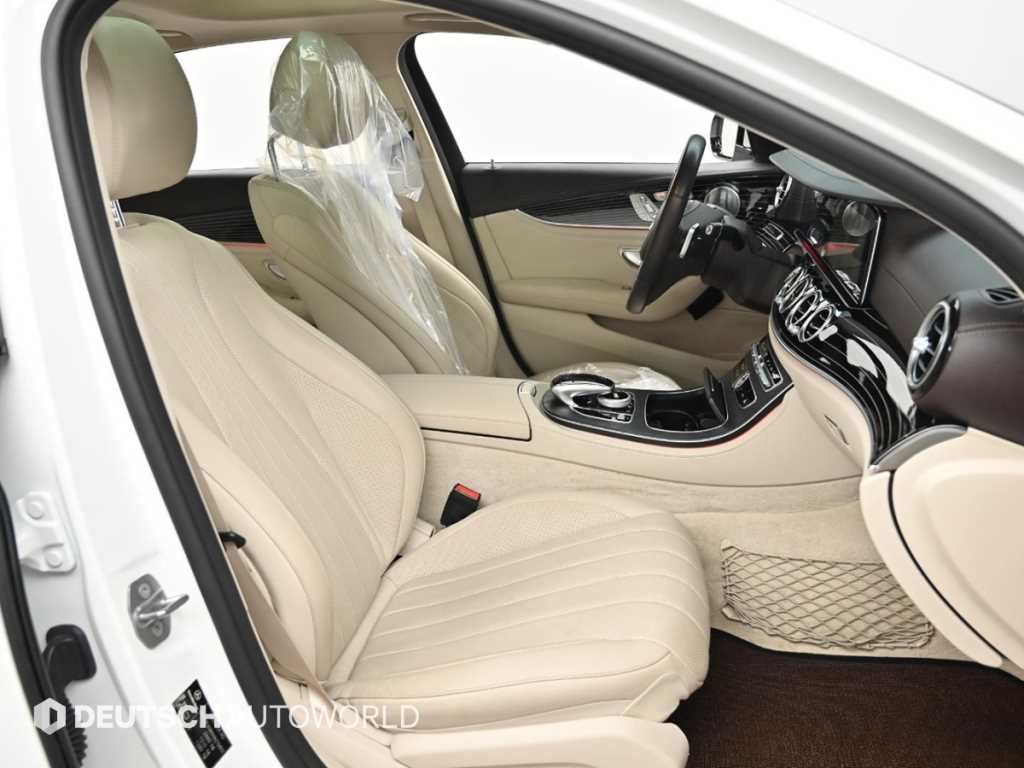 Mercedes Benz E class - Vista 10