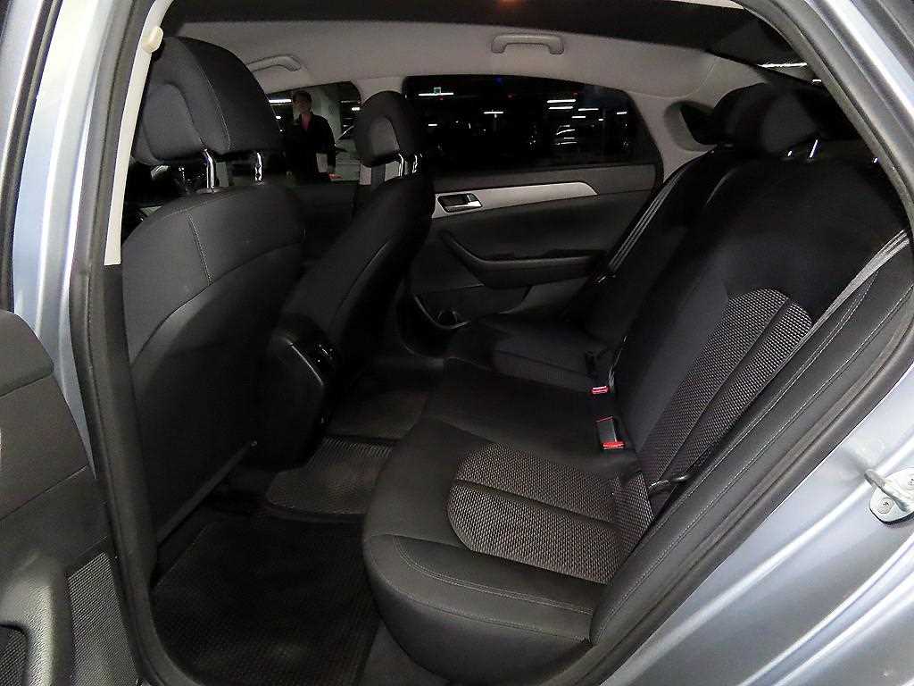 HYUNDAI Sonata - Vista 7