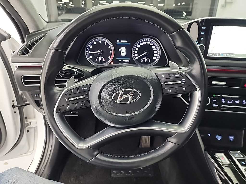 HYUNDAI Sonata - Vista 9