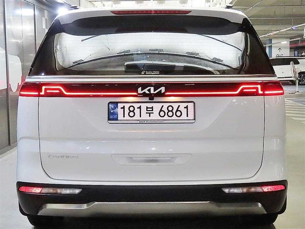 KIA Carnival - Vista 5