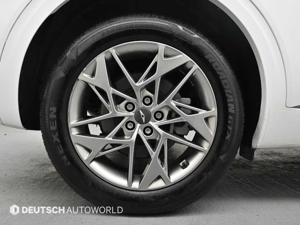 Genesis GV70 - Vista 5