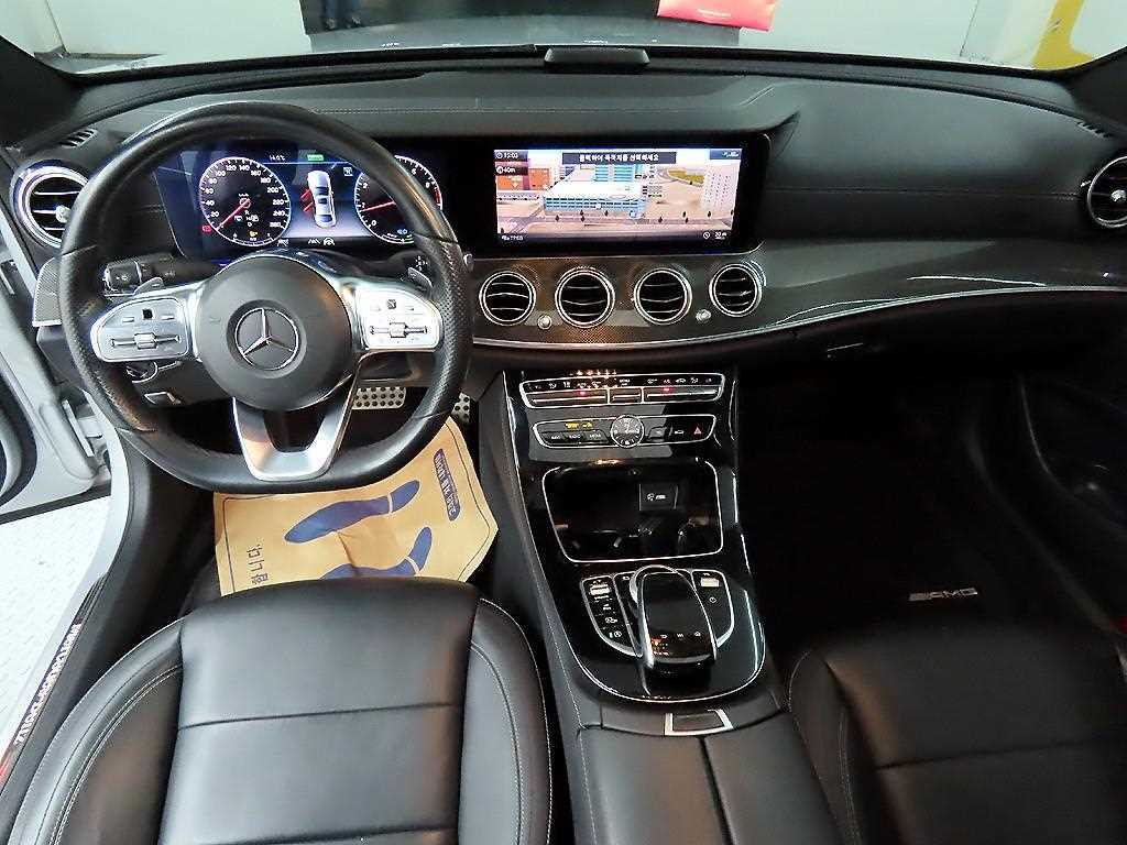 Mercedes Benz E class - Vista 7