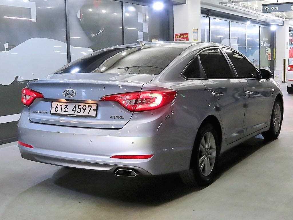 HYUNDAI Sonata - Vista 4