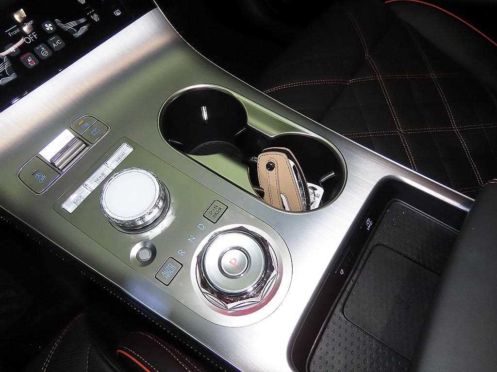 Genesis GV70 - Vista 12