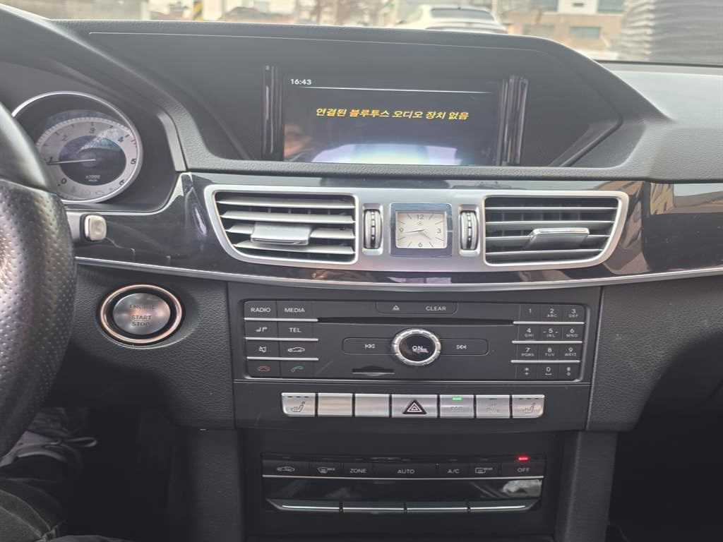 Mercedes Benz E class - Vista 7