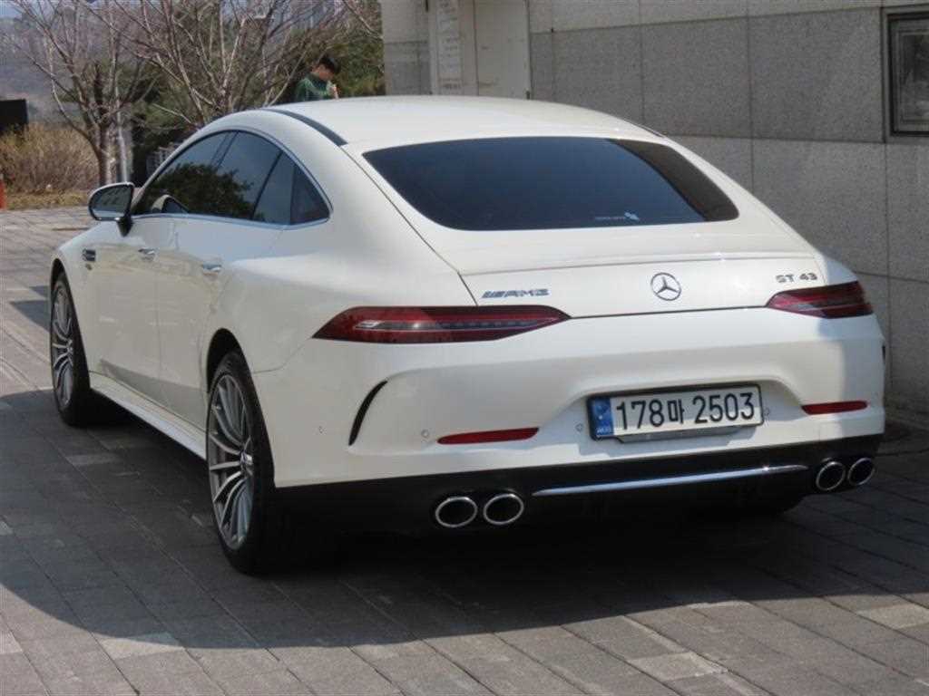 Mercedes Benz AMG GT - Vista 4