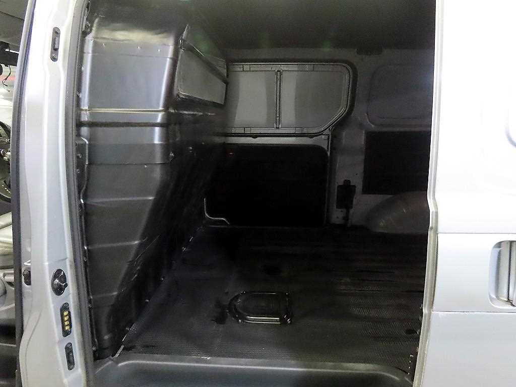 HYUNDAI Starex - Vista 7