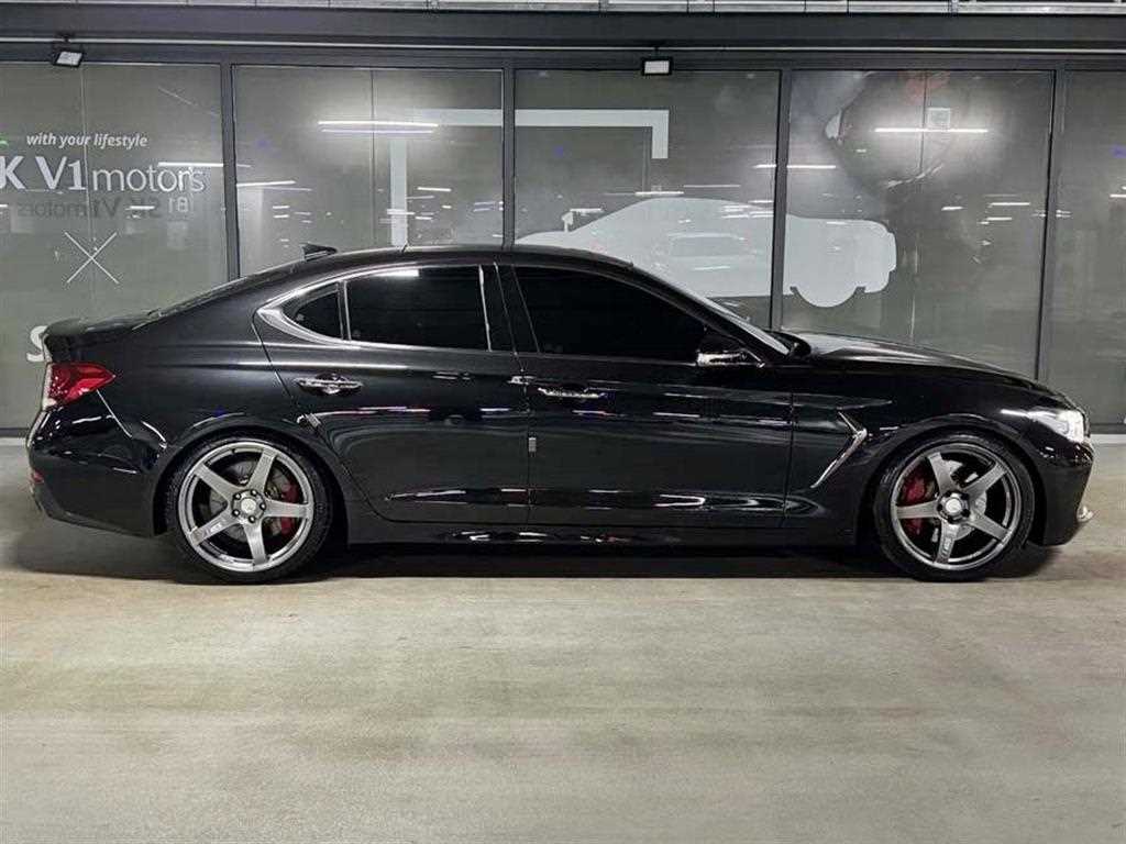 Genesis G70 - Vista 4