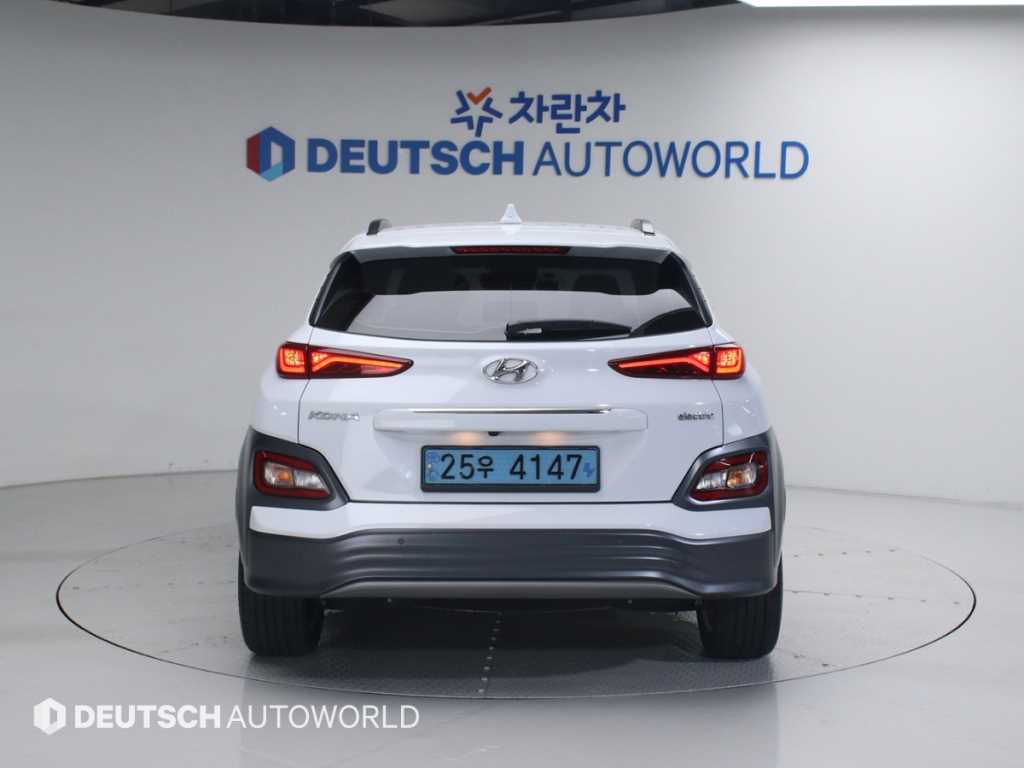 HYUNDAI Kona - Vista 4