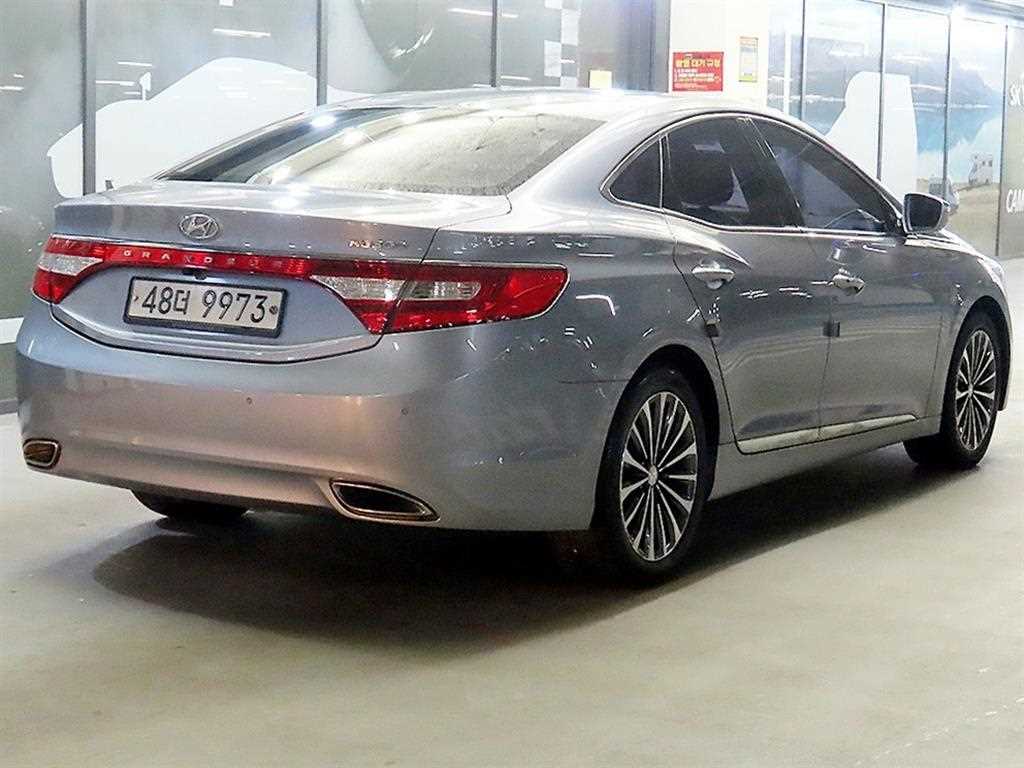 HYUNDAI Grandeur - Vista 4