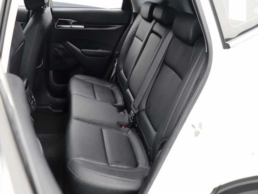 KIA Seltos - Vista 10