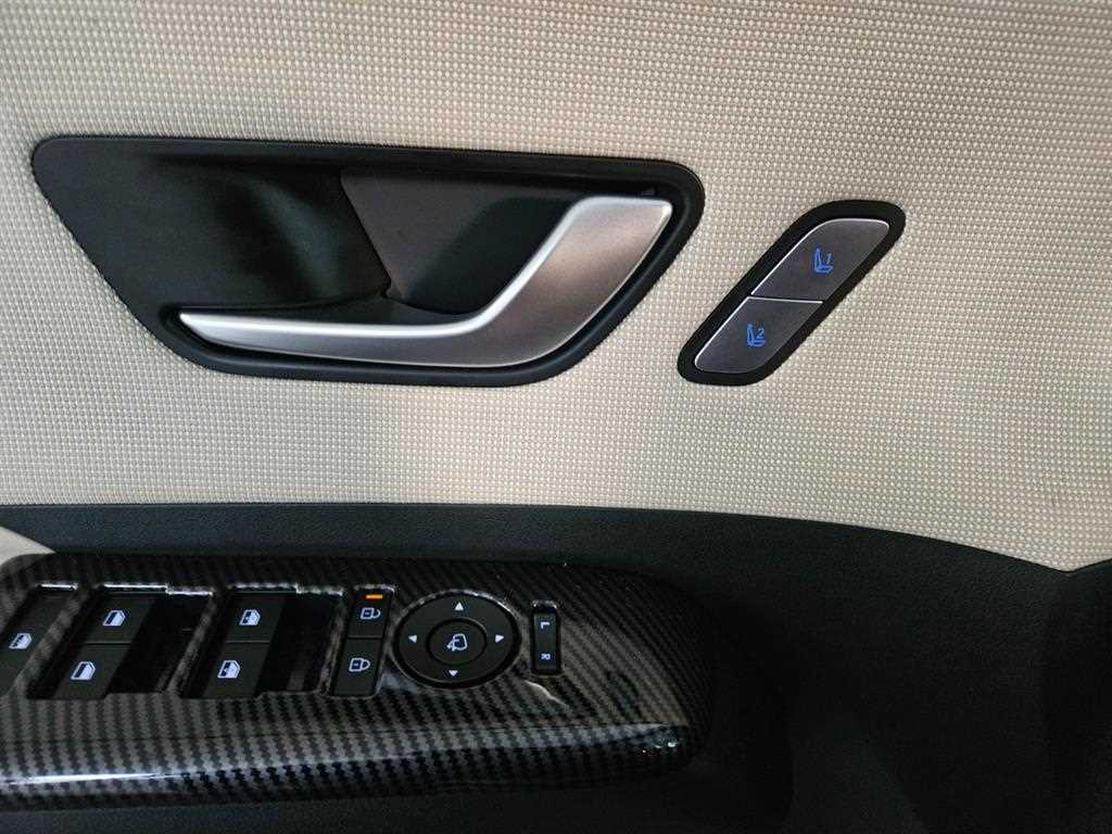 HYUNDAI Kona - Vista 9