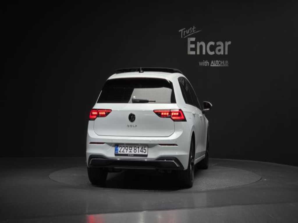 Volkswagen Golf - Vista 4