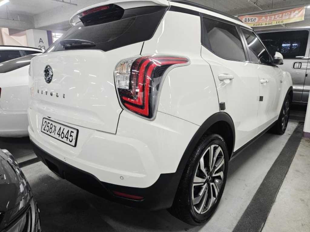 Ssangyong Tivoli - Vista 5