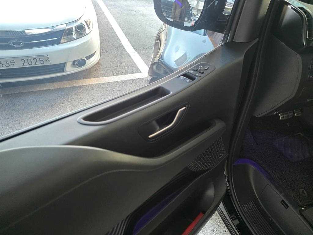 HYUNDAI Staria - Vista 9