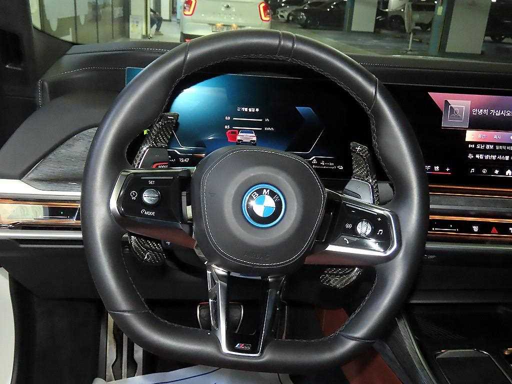 BMW 7 Series - Vista 8