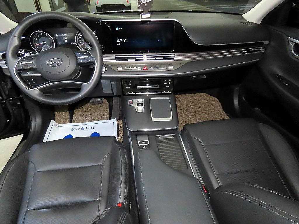 HYUNDAI Grandeur - Vista 10