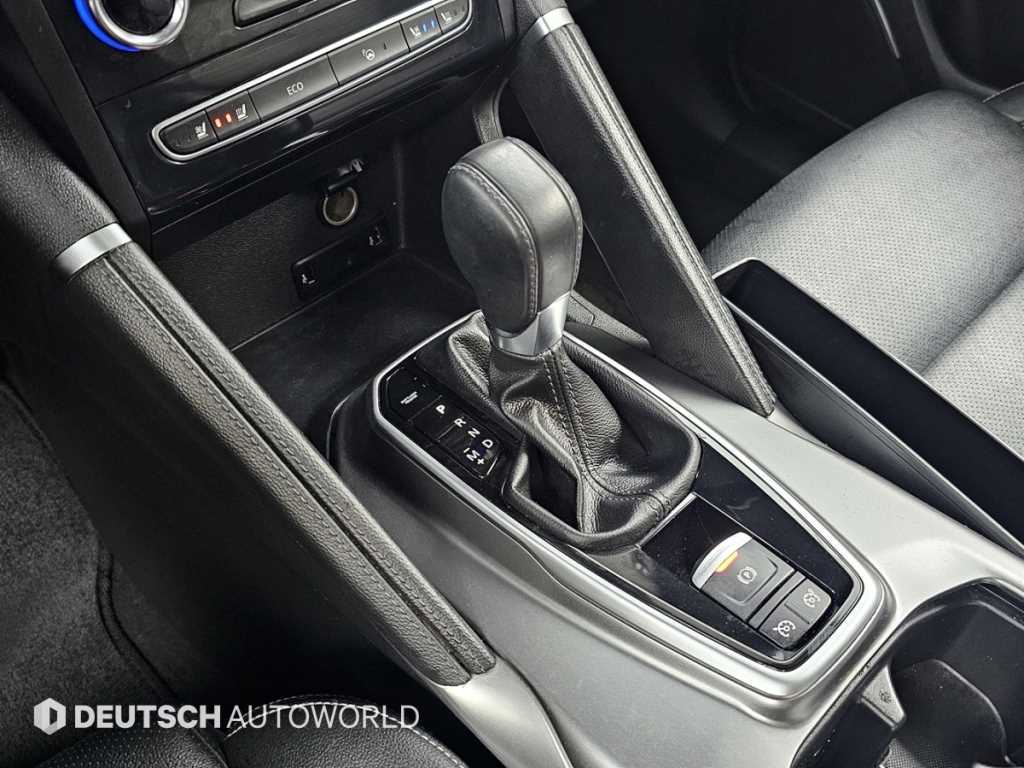 SAMSUNG QM6 - Vista 9