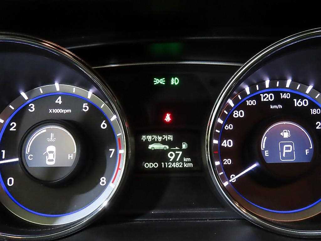 HYUNDAI Sonata - Vista 9