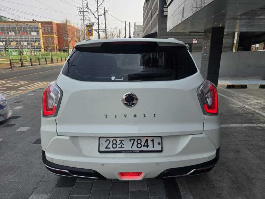 Ssangyong Tivoli - Vista 5