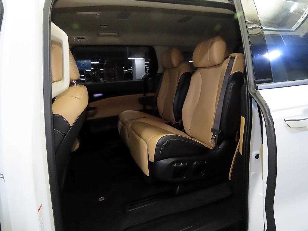 KIA Carnival - Vista 7