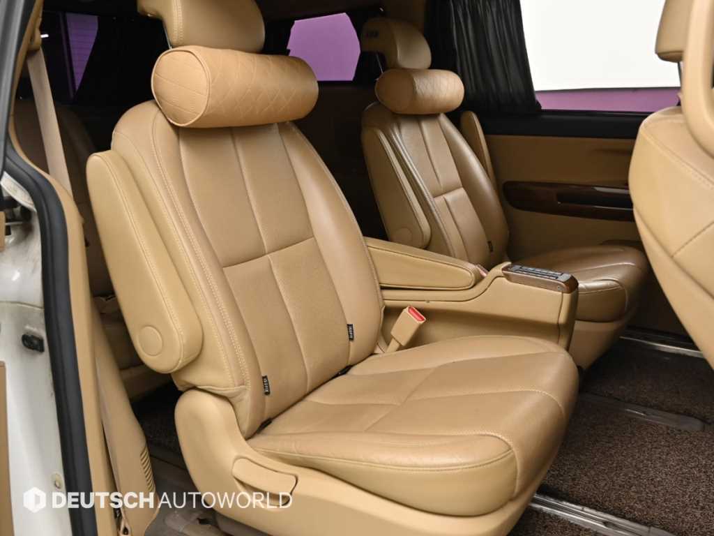 KIA Carnival - Vista 12