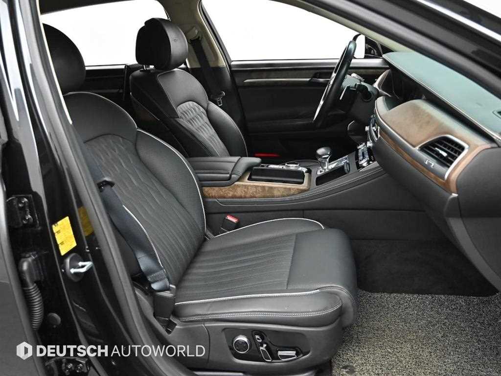 Genesis G90 - Vista 10